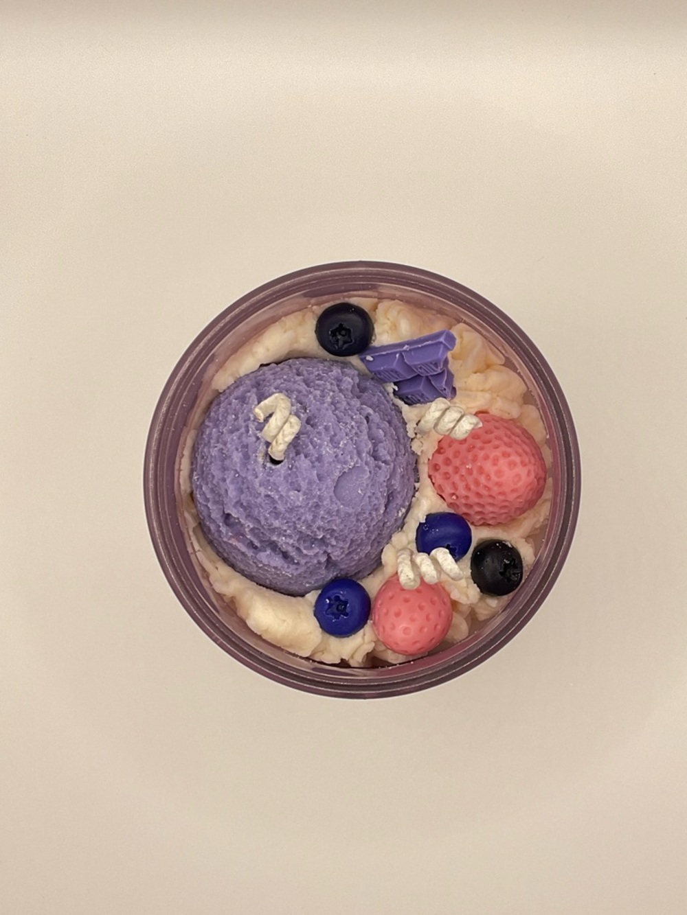 🕯️🍓Strawberry Açaí Dessert Style Candle 🍦🍨 - Picture 4 of 5